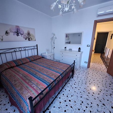 カステルモーラ Casa Colapesceヴィラ エクステリア 写真
