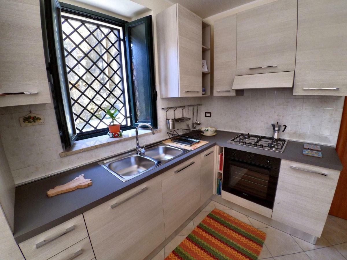 カステルモーラ Casa Colapesceヴィラ エクステリア 写真
