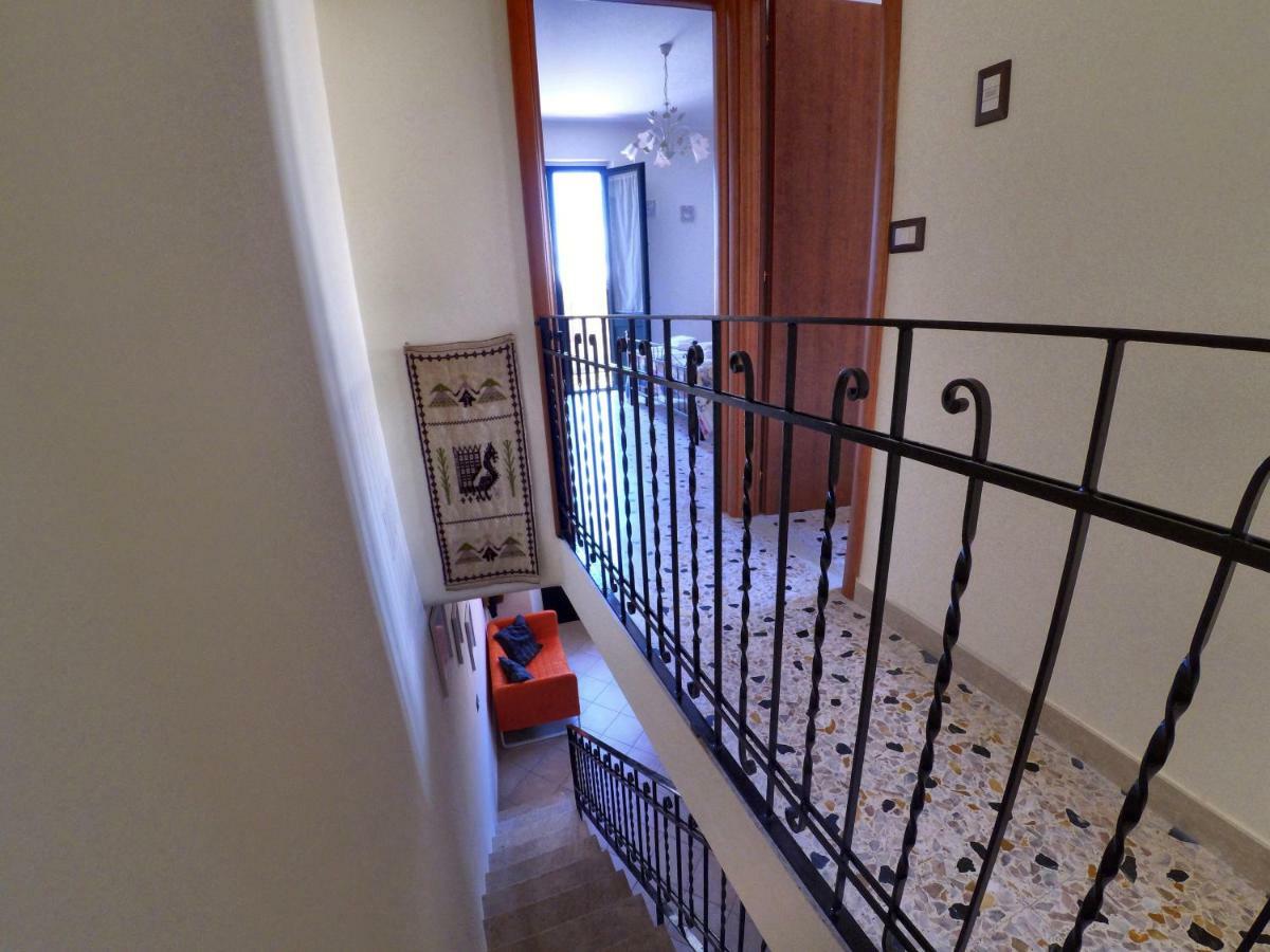 カステルモーラ Casa Colapesceヴィラ エクステリア 写真