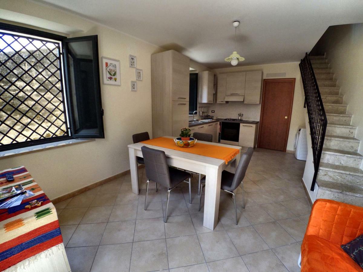 カステルモーラ Casa Colapesceヴィラ エクステリア 写真