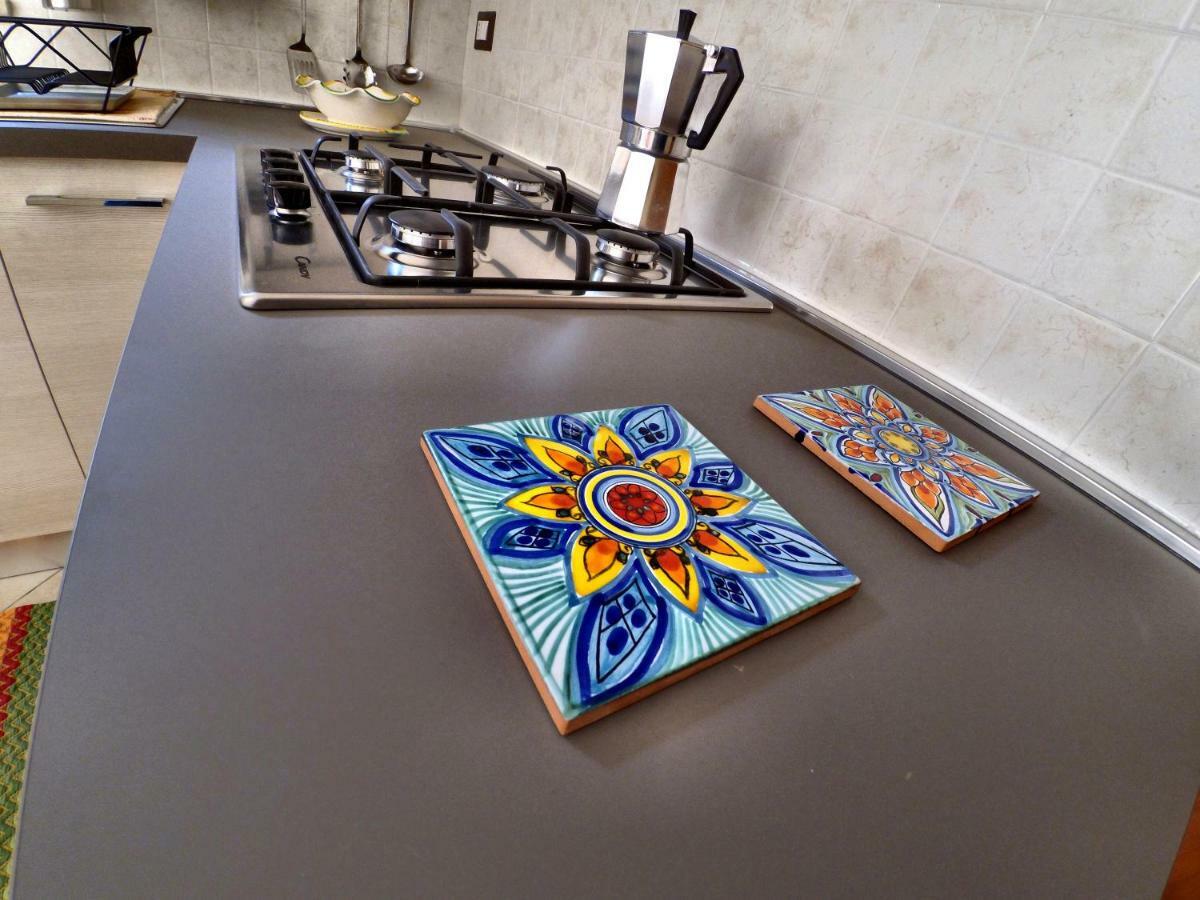 カステルモーラ Casa Colapesceヴィラ エクステリア 写真
